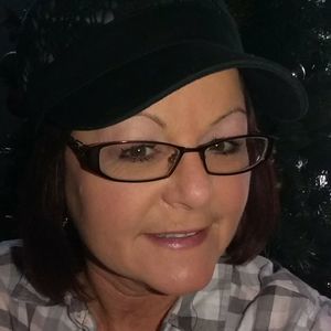 Meet your Posher, Debbie